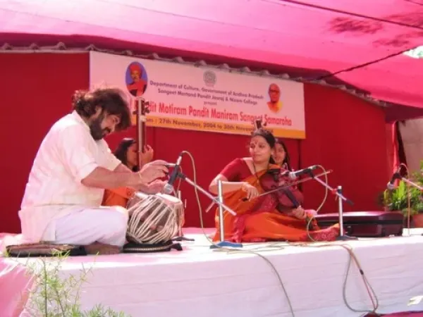 In concert in Hyderabad in 2006